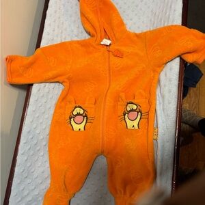 Vintage Disney onesies (0-6m)